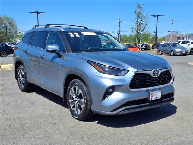 used 2022 Toyota Highlander car, priced at $36,450