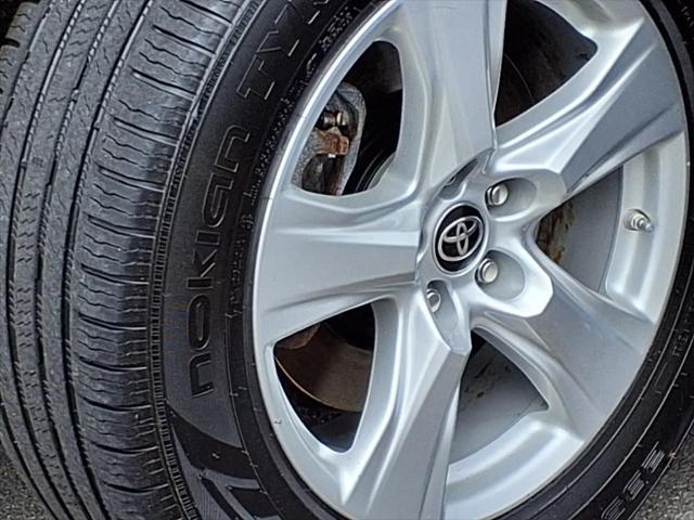used 2022 Toyota Highlander car, priced at $33,472
