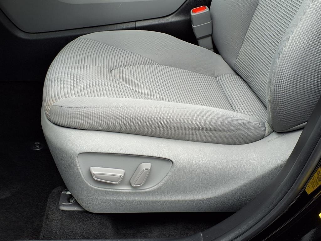 used 2022 Toyota Highlander car, priced at $33,472