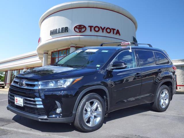 used 2018 Toyota Highlander car, priced at $30,972