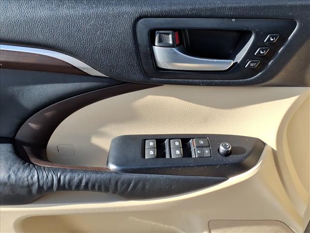 used 2015 Toyota Highlander car, priced at $16,975