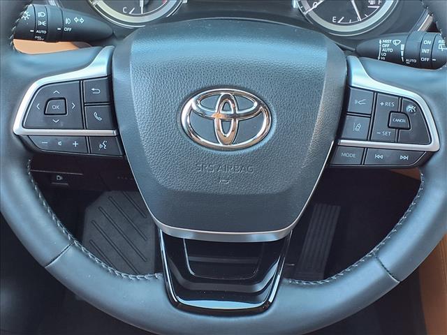 used 2022 Toyota Highlander car, priced at $47,984