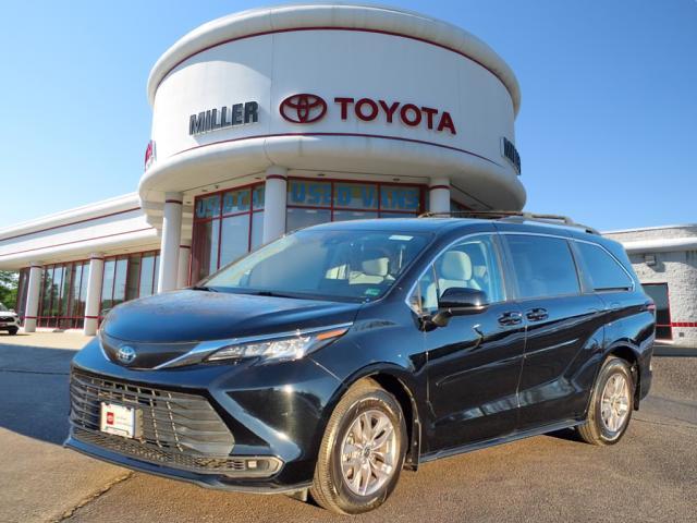 used 2022 Toyota Sienna car, priced at $39,995