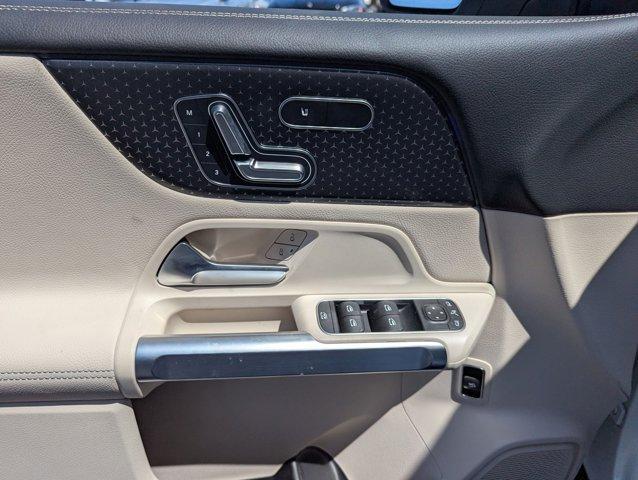 new 2025 Mercedes-Benz GLB 250 car, priced at $49,595