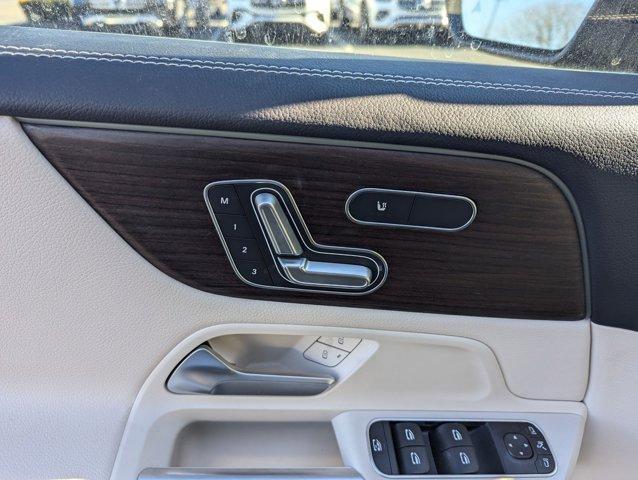 new 2025 Mercedes-Benz GLB 250 car, priced at $52,220