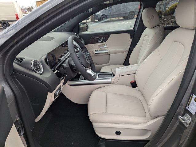 new 2025 Mercedes-Benz GLA 250 car, priced at $51,240