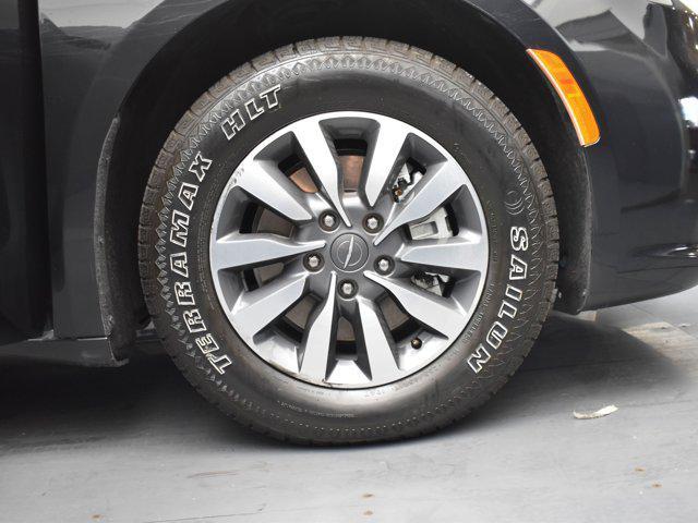 used 2022 Chrysler Pacifica Hybrid car, priced at $22,526