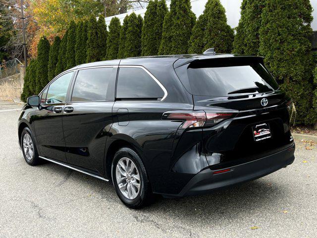 used 2023 Toyota Sienna car, priced at $36,918