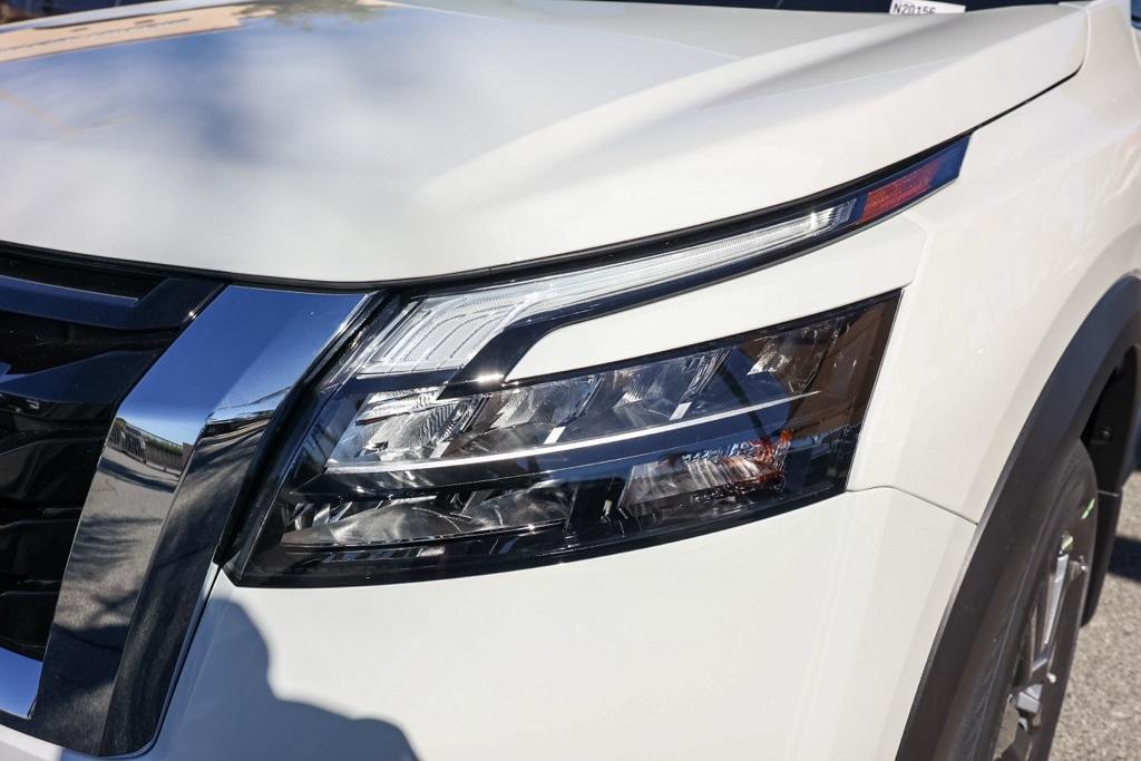 new 2025 Nissan Pathfinder car, priced at $30,177