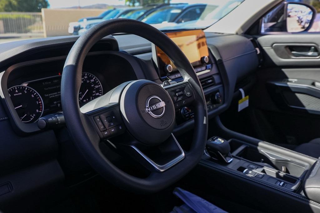 new 2025 Nissan Pathfinder car, priced at $30,177