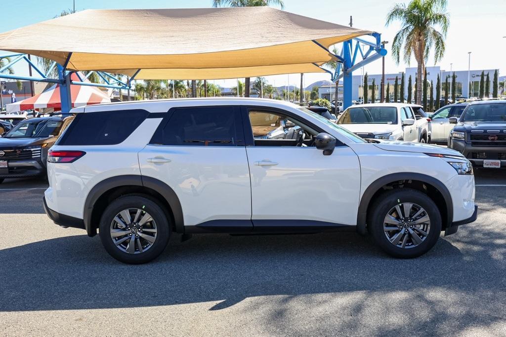 new 2025 Nissan Pathfinder car, priced at $30,177