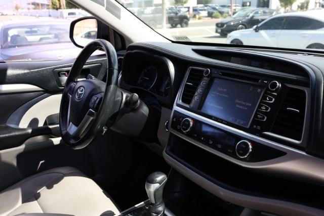 used 2018 Toyota Highlander car, priced at $21,695
