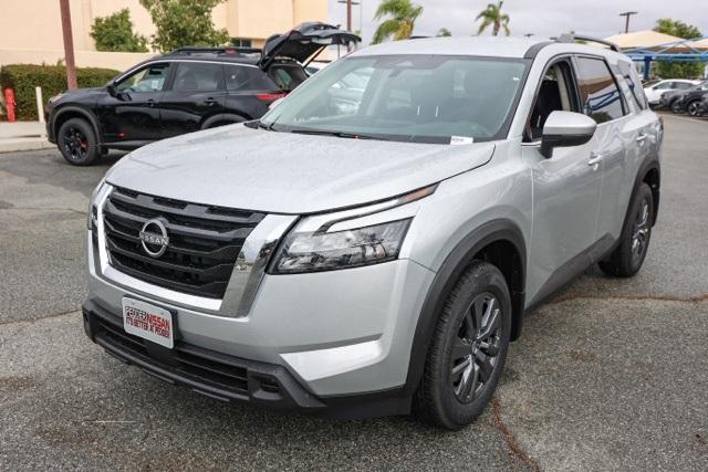 new 2025 Nissan Pathfinder car, priced at $33,411