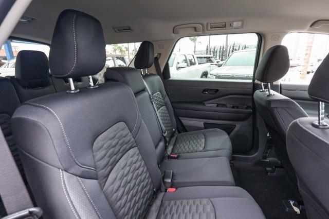 new 2025 Nissan Pathfinder car, priced at $33,411