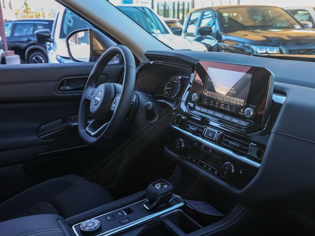 new 2025 Nissan Pathfinder car, priced at $35,674