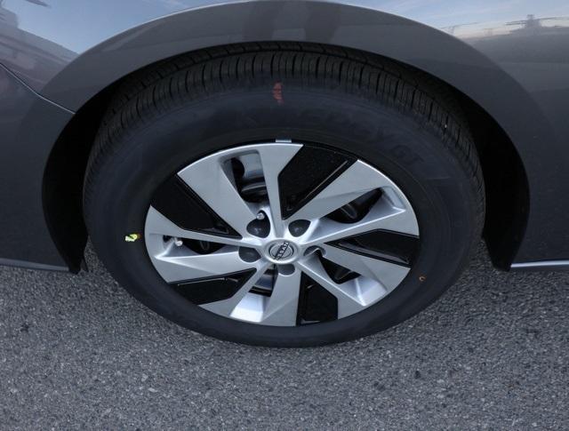 new 2025 Nissan Altima car, priced at $25,695