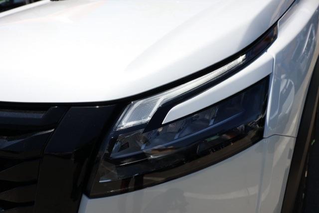 new 2025 Nissan Pathfinder car, priced at $37,151