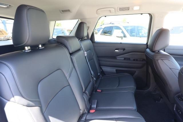 new 2025 Nissan Pathfinder car, priced at $37,151