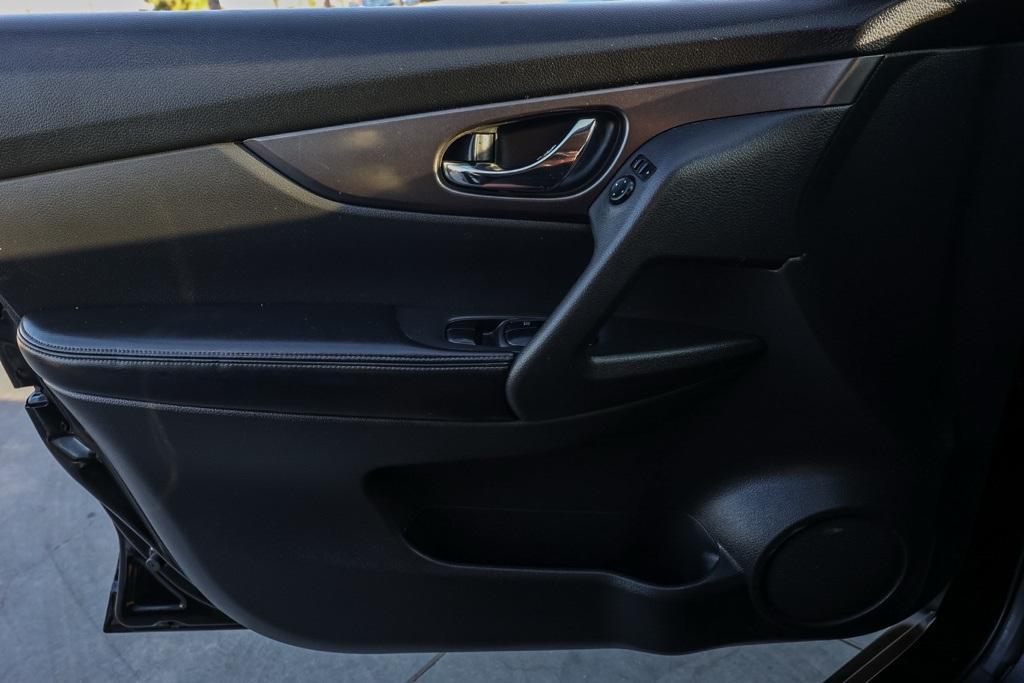 used 2015 Nissan Rogue car, priced at $10,995