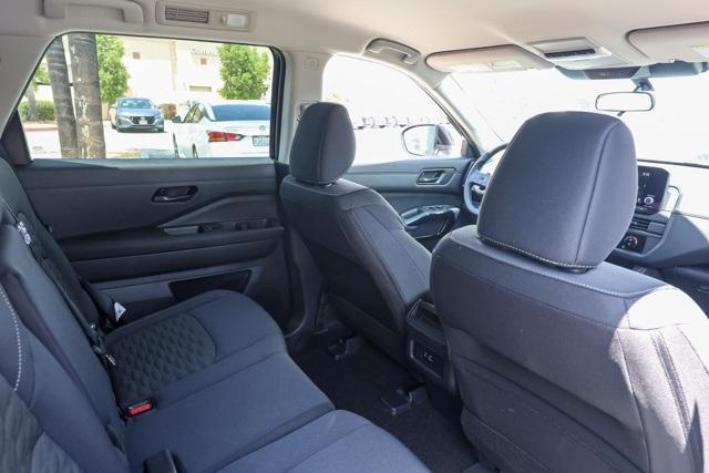 new 2025 Nissan Pathfinder car, priced at $29,921