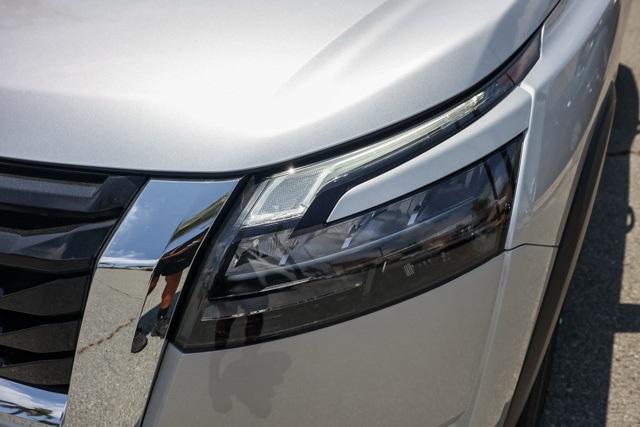 new 2025 Nissan Pathfinder car, priced at $29,921