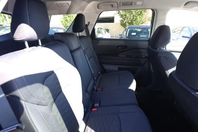 new 2025 Nissan Pathfinder car, priced at $33,669