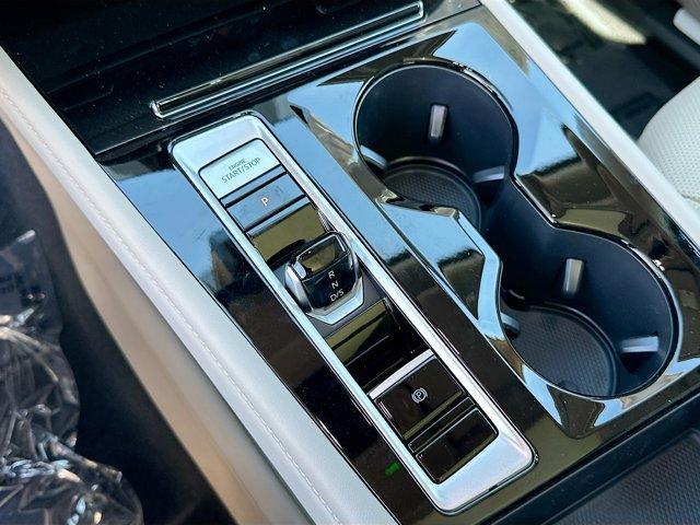 new 2025 Volkswagen Atlas car, priced at $44,015