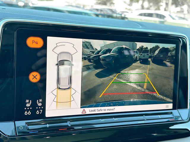 new 2025 Volkswagen Atlas car, priced at $43,993