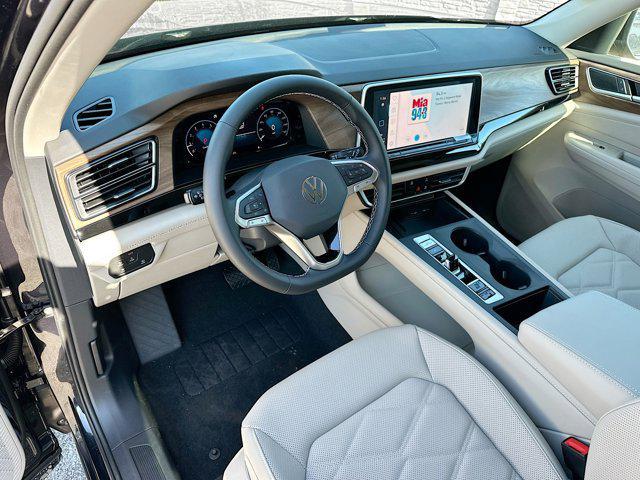 new 2025 Volkswagen Atlas car, priced at $37,000