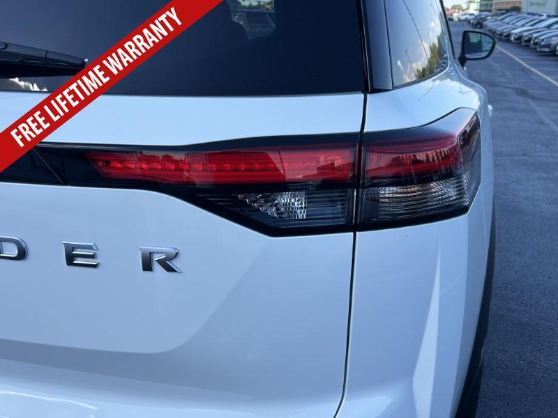 new 2025 Nissan Pathfinder car, priced at $38,475