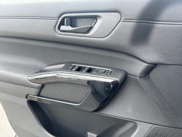 new 2025 Nissan Pathfinder car, priced at $37,390