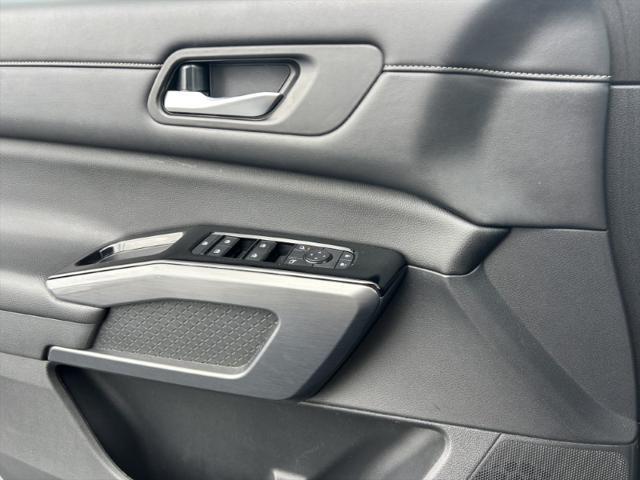 used 2022 Nissan Pathfinder car, priced at $25,000