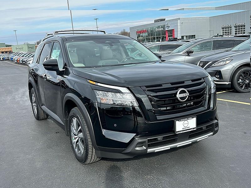 new 2024 Nissan Pathfinder car, priced at $41,810