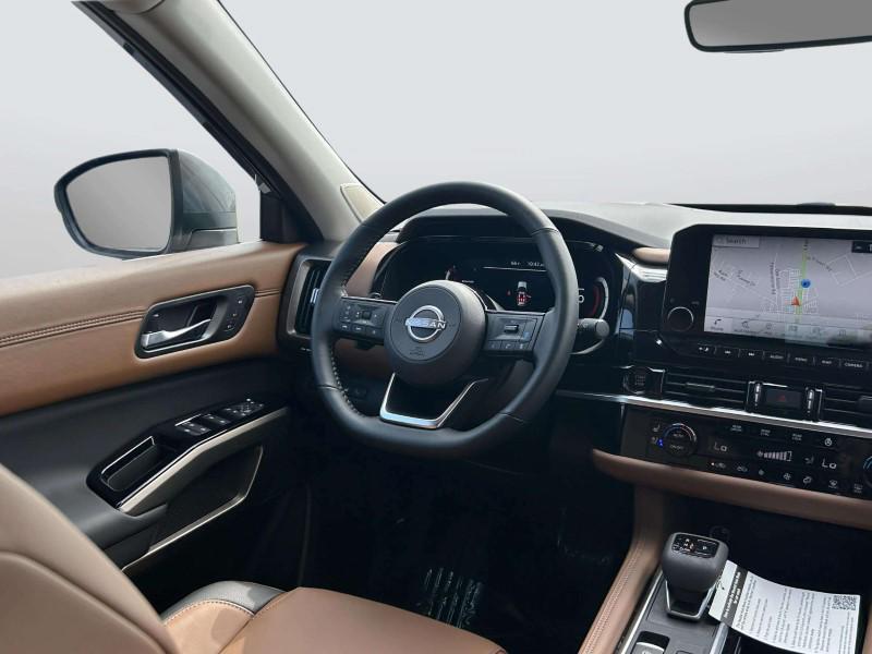 new 2025 Nissan Pathfinder car, priced at $45,608