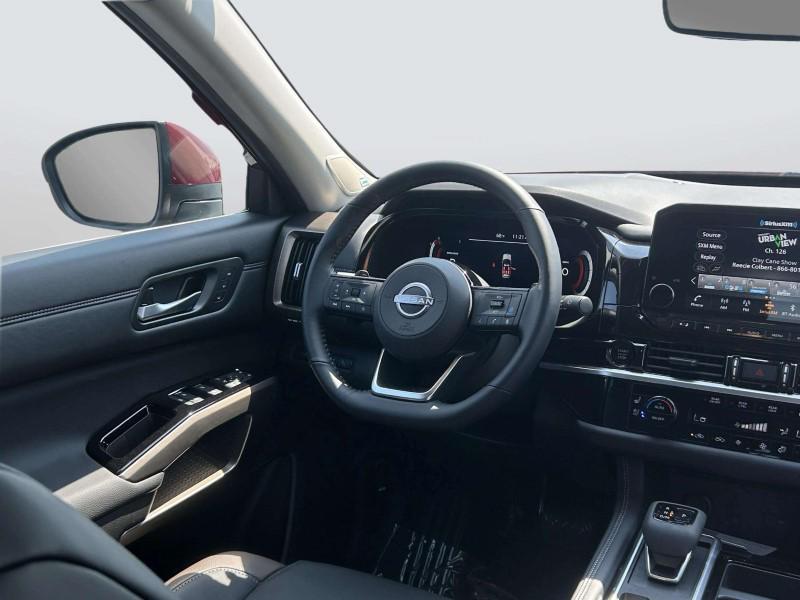 new 2025 Nissan Pathfinder car, priced at $46,013
