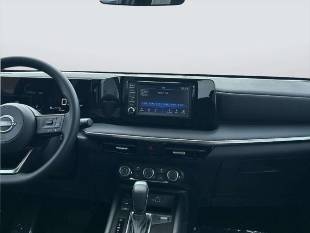 new 2025 Nissan Kicks car, priced at $22,242
