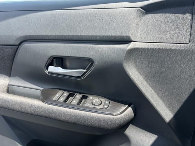 new 2025 Nissan Kicks car, priced at $25,355