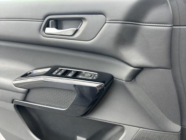used 2022 Nissan Pathfinder car, priced at $25,000