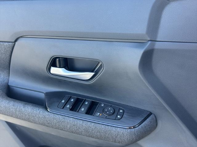 new 2025 Nissan Kicks car, priced at $25,355