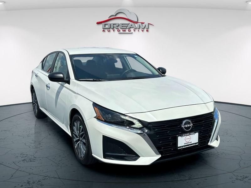 new 2024 Nissan Altima car, priced at $25,995