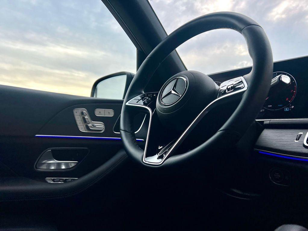 used 2025 Mercedes-Benz GLE 350 car, priced at $61,670