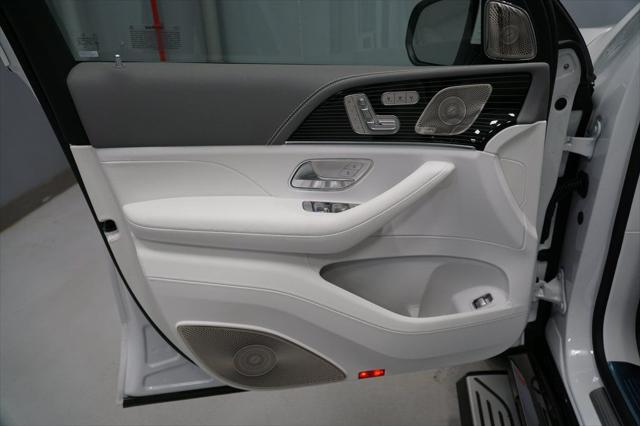 new 2025 Mercedes-Benz Maybach GLS 600 car, priced at $209,050