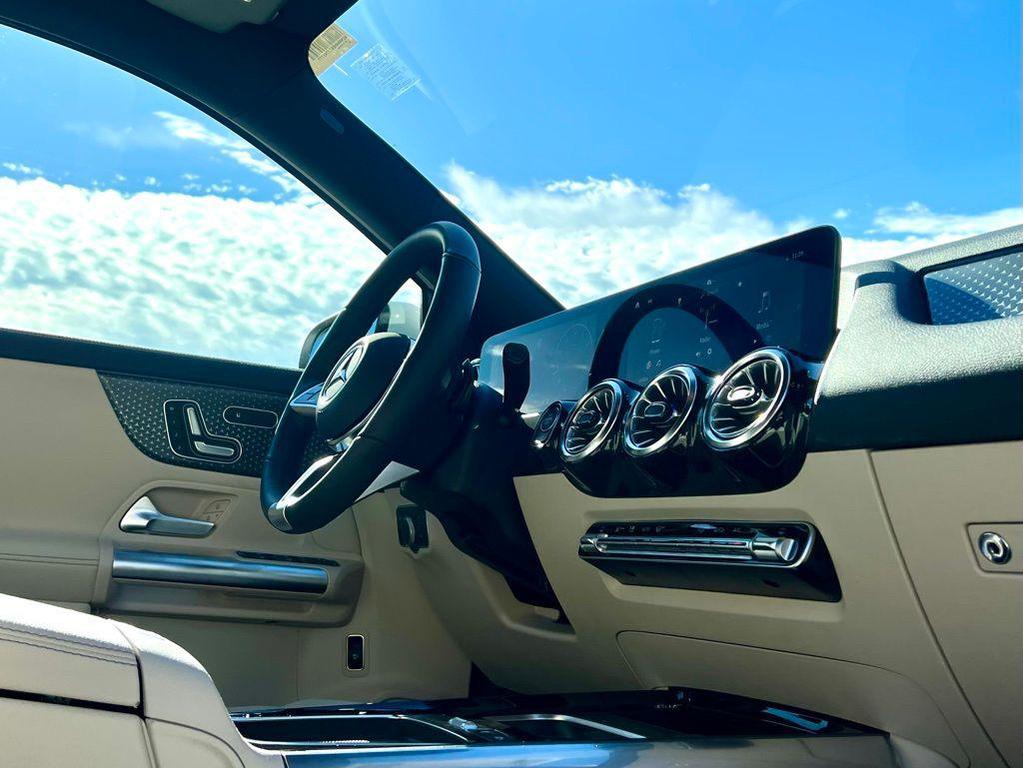 used 2026 Mercedes-Benz GLA 250 car, priced at $42,779