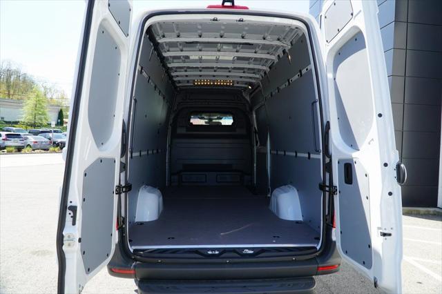 new 2025 Mercedes-Benz Sprinter 2500 car, priced at $71,692
