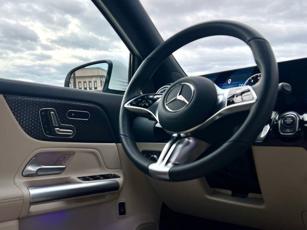 used 2025 Mercedes-Benz GLA 250 car, priced at $44,550