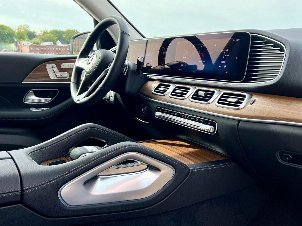 used 2025 Mercedes-Benz GLE 350 car, priced at $61,945