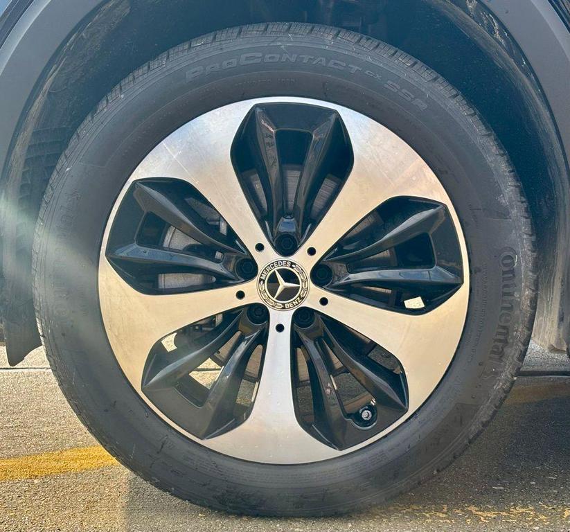 used 2024 Mercedes-Benz GLB 250 car, priced at $41,945