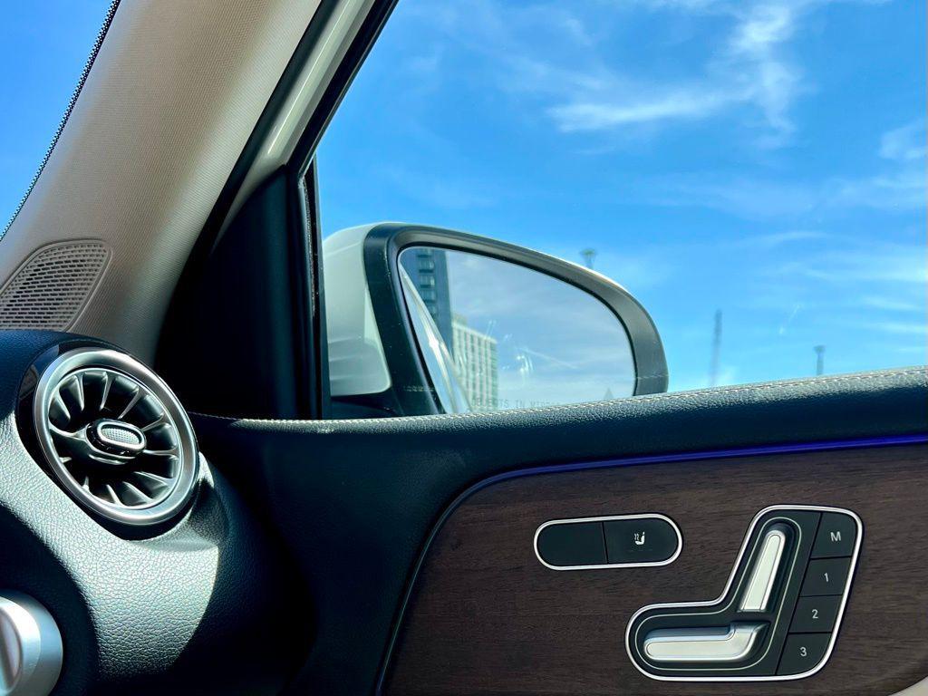 used 2022 Mercedes-Benz GLB 250 car, priced at $27,845