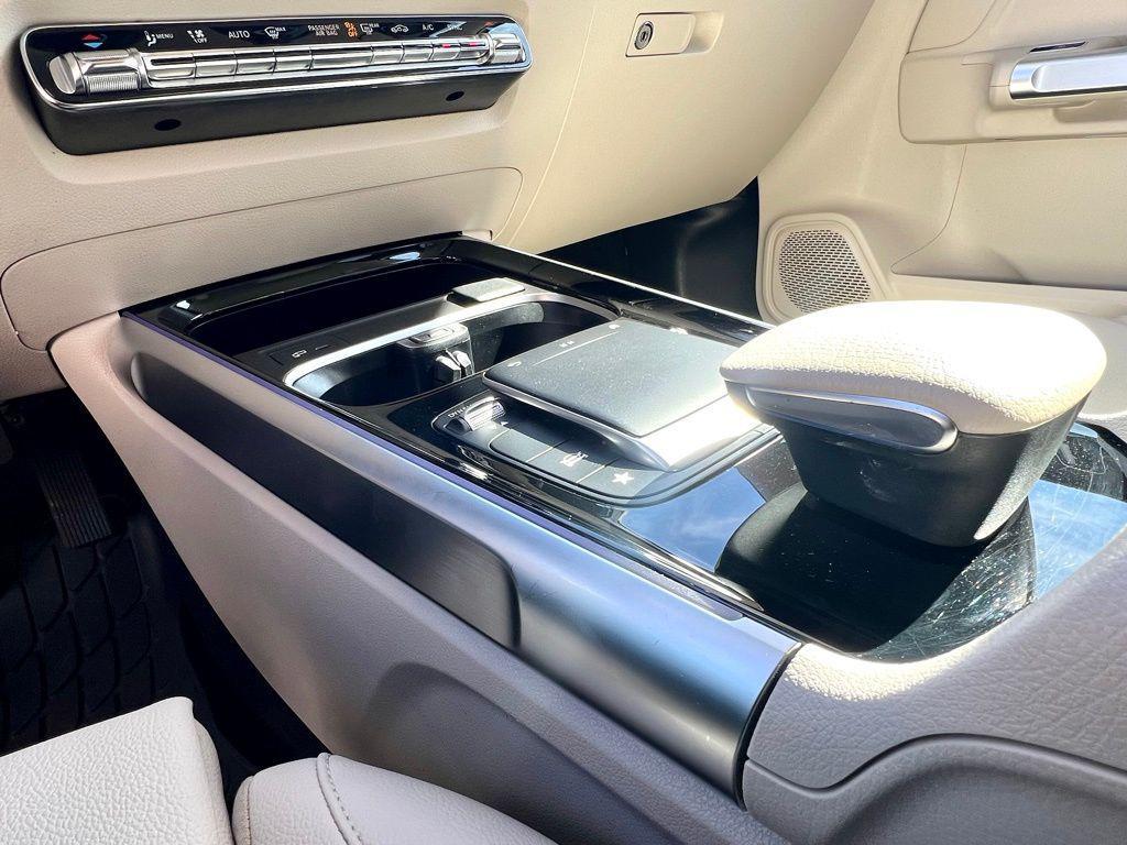 used 2022 Mercedes-Benz GLB 250 car, priced at $27,845
