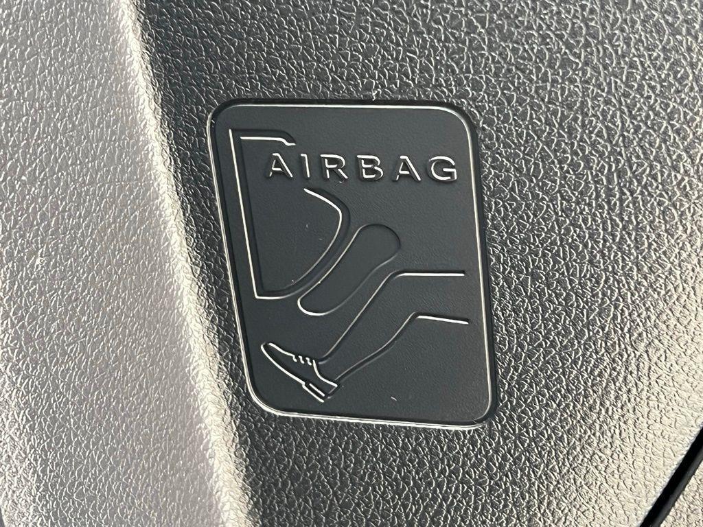 used 2022 Mercedes-Benz GLB 250 car, priced at $30,745